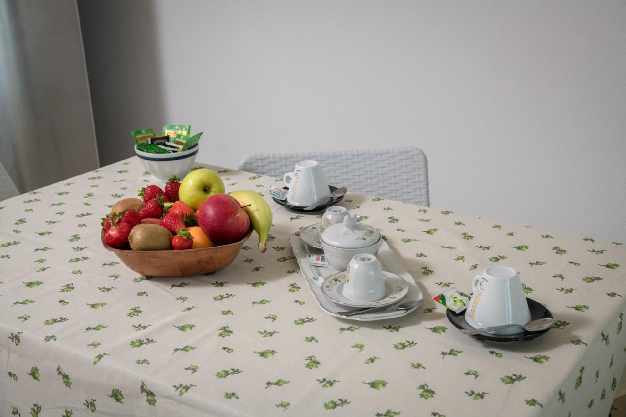 Interno 14 Bed & Breakfast Taranto Exterior photo